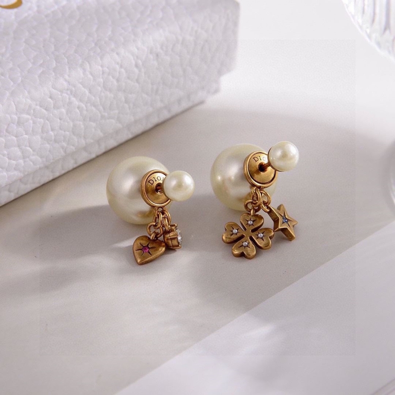 chr1st1an D10r earrings